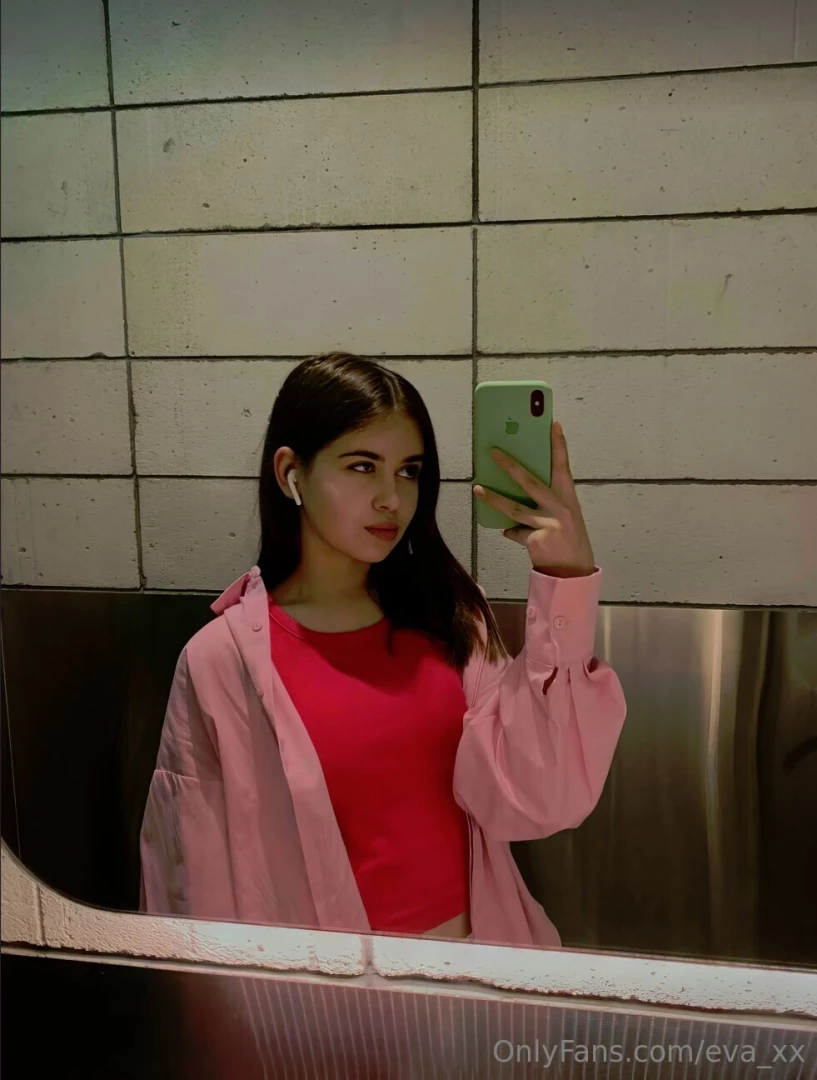 Your_devil69 this playful babe your_devil69 is ready to show you what part 7 