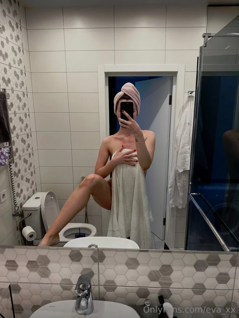 Subscriptions free only now emmablondangel do you want me to fulfil part 18 