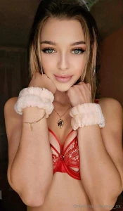 This cutie annafirmpeach knows how to please you with the help of part 25