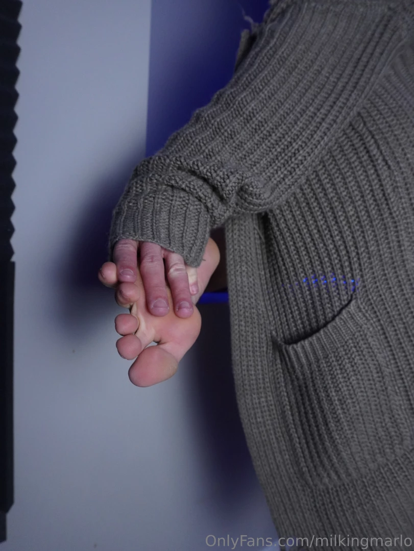 Gripping them tuddies haaarrrddddd woof so many toooeeeessss if you part 21 