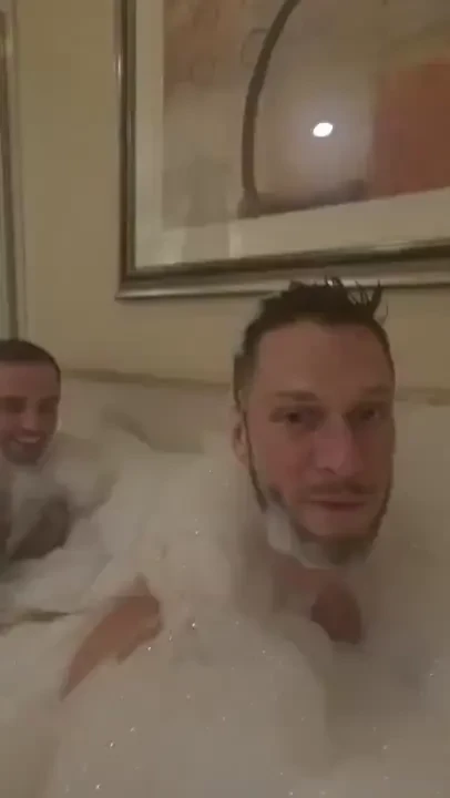Actin silly in the bubble bath with my man in vegas 