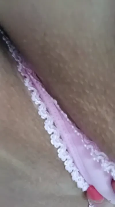 Me desayunas jejej en el dm me lo quito quieres com rmelo rico jeje 