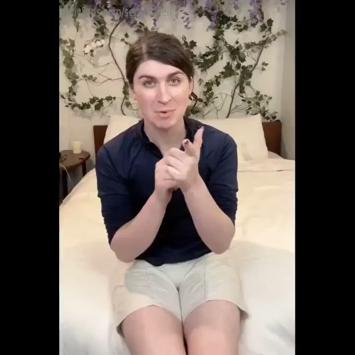 Oh my god y alls this disaster zone of an onlyfans page has been open 