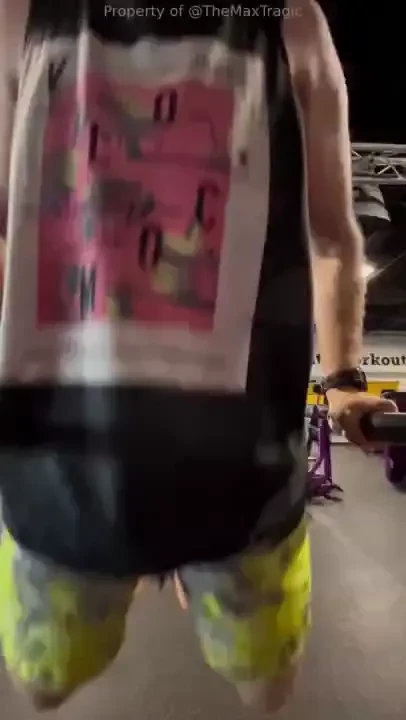 Doing a push split this morning focusing on shoulders triceps quads part 1 