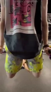 Doing a push split this morning focusing on shoulders triceps quads