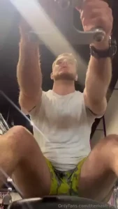 Working on some back tonight had a cock bulge the whole time