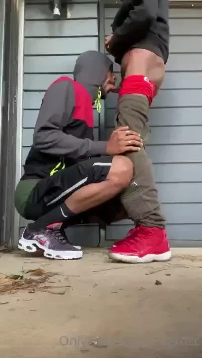 Acethegiant got a lil nasty suck me up so good outside i bust hella 