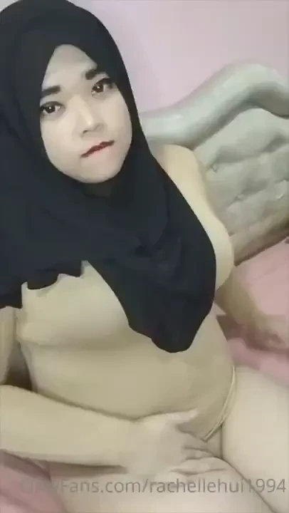 Hijab feeling my breast and clit 