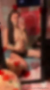 Tip 25 for - current pregnancy bundle 21 full nudes 17 partial nudes