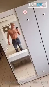 You like flexing in the gym d