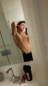 Morning flexing part 1
