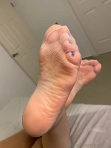 Do you want to see how he cums on my nylons he sprays my entire nylons