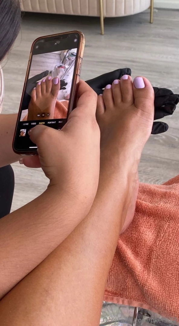 My pedicure artist loves my pretty toes 