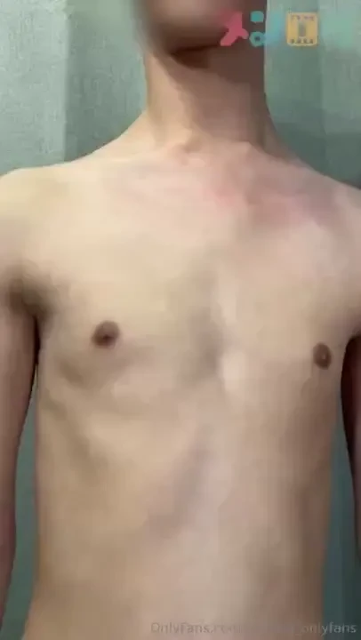 5 5 103 lbs 18yo bisexual the cute boy with a good figure debuted 