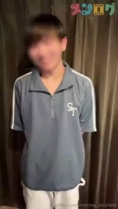 5 6 114 lbs 18yo cute like an angel but so hot an 18-years-old