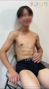 5 3 119 lbs 21yo straight cute boy-faced boy debuted he looks like a