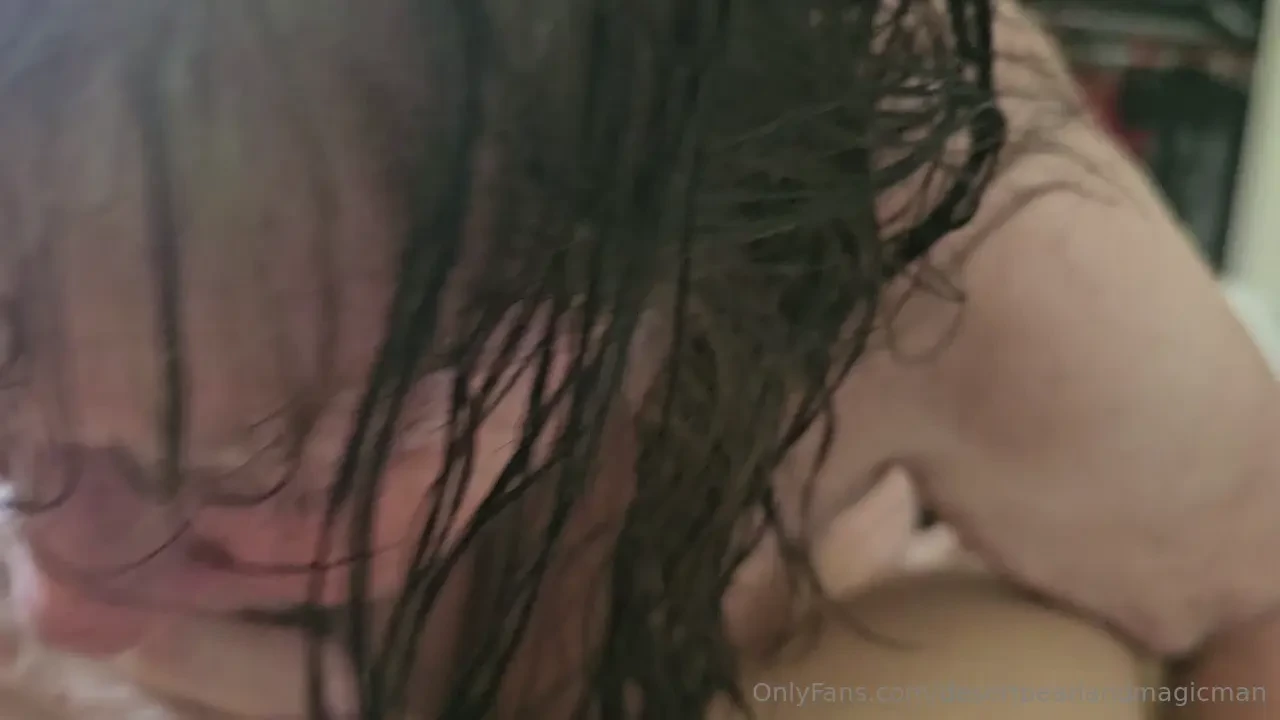 Fresh out of the shower blowjob 