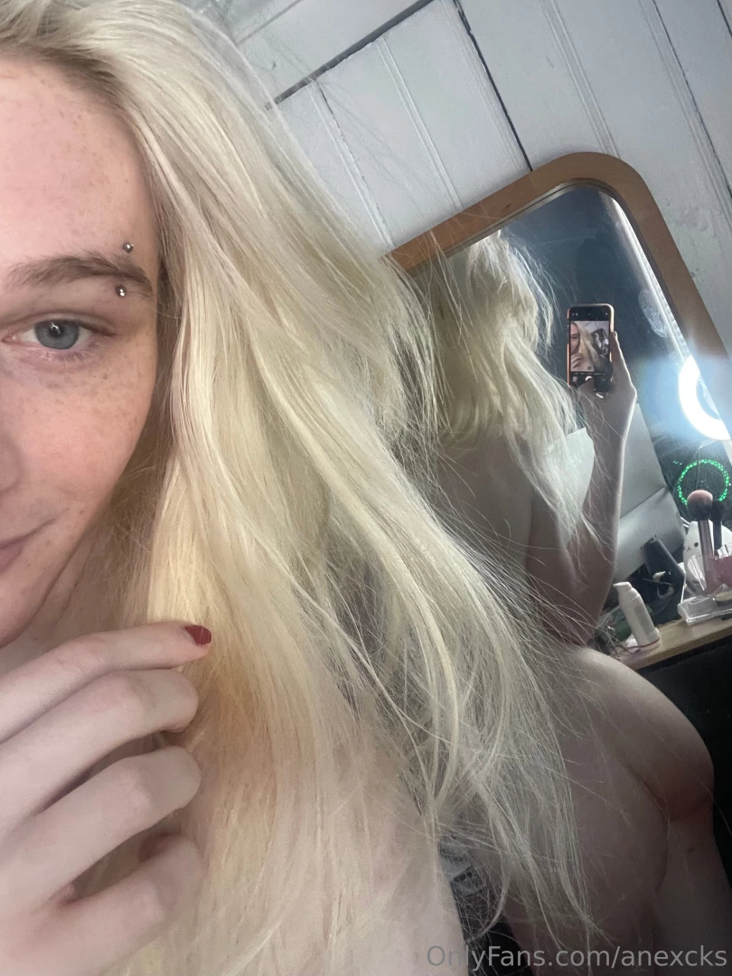 Some ass for you guys will be one in my mirror selfie too part 1 