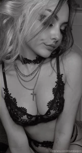 Im still obsessed with this lingerie set tips of 5 10 extra photos part 1