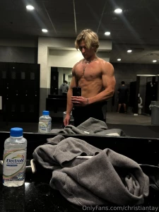 Need someone to entertain today