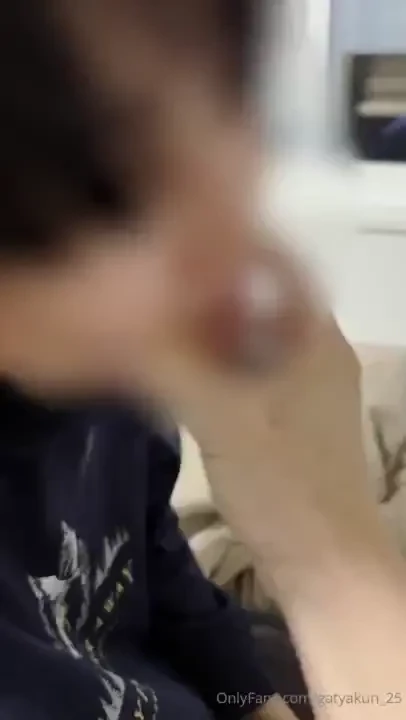 Repost the boy who was very popular before was living in the 