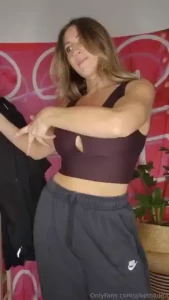 Leggings fashion show try on