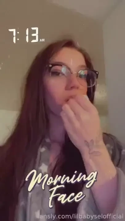 9 3 amp amp fyp lips smile glasses brunette cutie mommy milf 