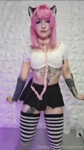 Fun lil minute long vid of me bouncing my boobs for you and showing