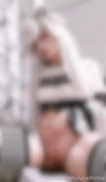 Watch this kitty girl pee into the toilet like a well trained pet mini 