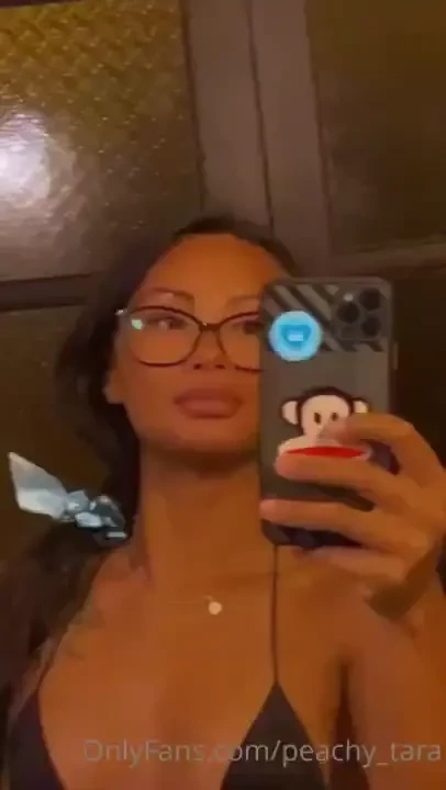 Let fuck in the bathroom 