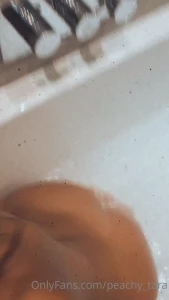 peachy-tara - Like if you want to jump in the bath with me 