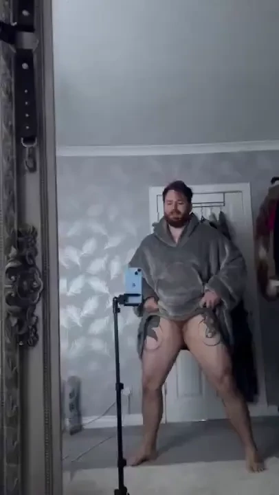 The booty drop or penis flop which do you prefer 