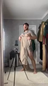 Post shower naughty bits showin