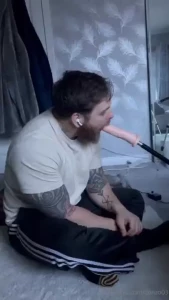 Ya boi got his fuck machine up and running