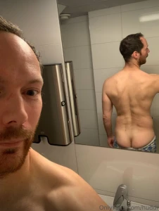 Ad follow huddr i m a perfect son in law except in the bedroom i can