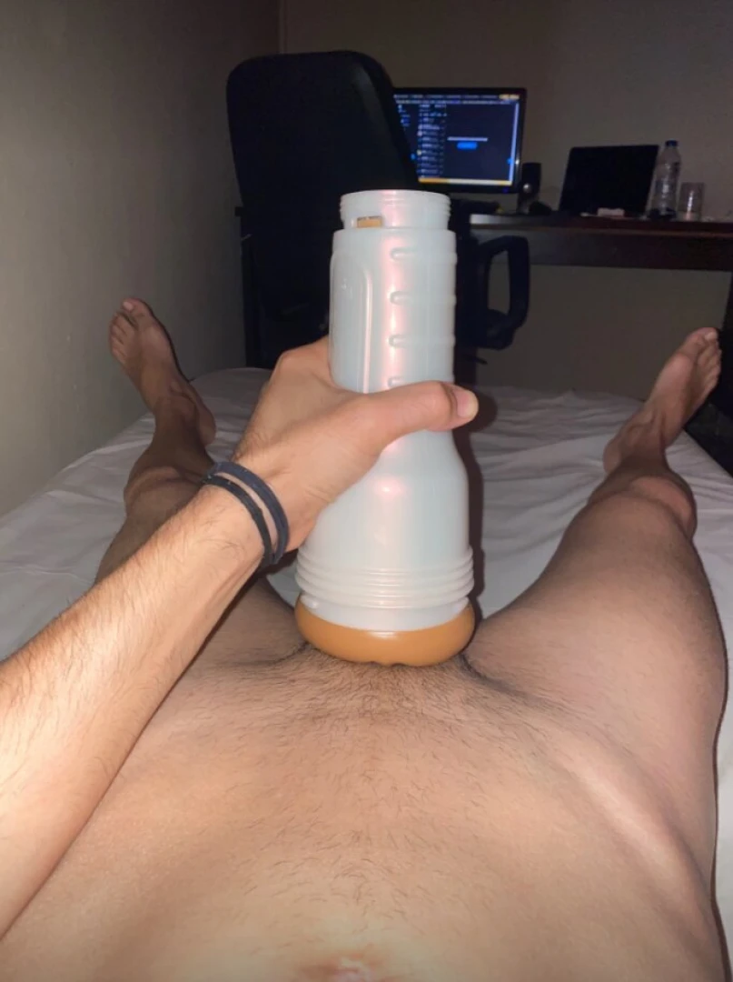 No bot no manager no ai i answer every message by my self https 