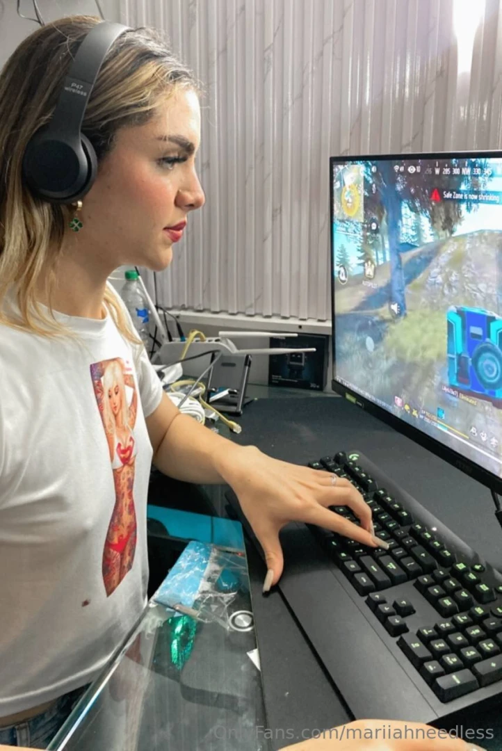 A gamer girl with a sense of humor and pretty face dangerous combo part 2 