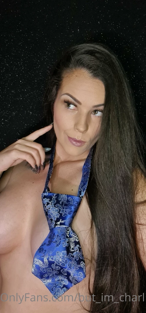 Like my outfit i moved the tie on my second account but_im_charlie_too 