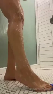 I m fully naked but you can t see my kitty