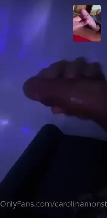 Videocall with a fan we mastubate together till cumming if you want me 