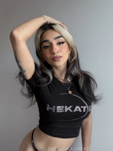 Hi say it back reach my tip goal and i ll upload the other photos from