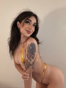 Your fav golden girl looks better than an oscar award me and these