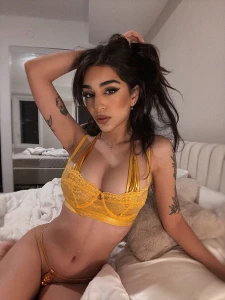 Your fav golden girl looks better than an oscar award me and these part 2