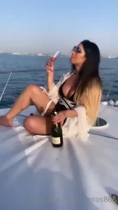 On vacation in dubai giving my ass and my cock to the arabs