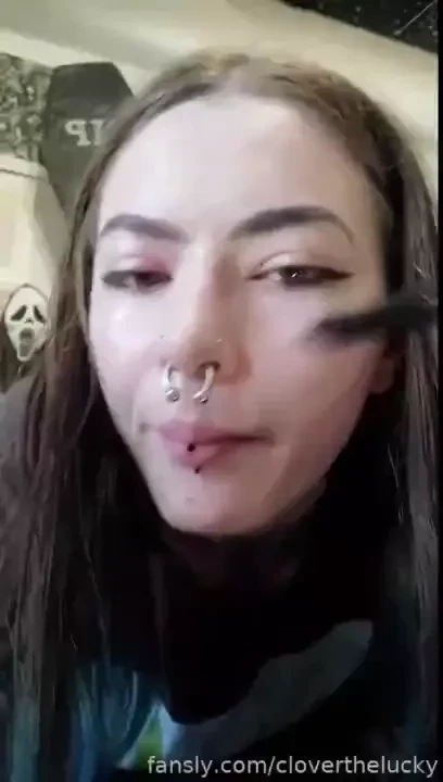 Inosuke 19 pics topless 1 min twerk vid 6 min exercise vid 8 min 