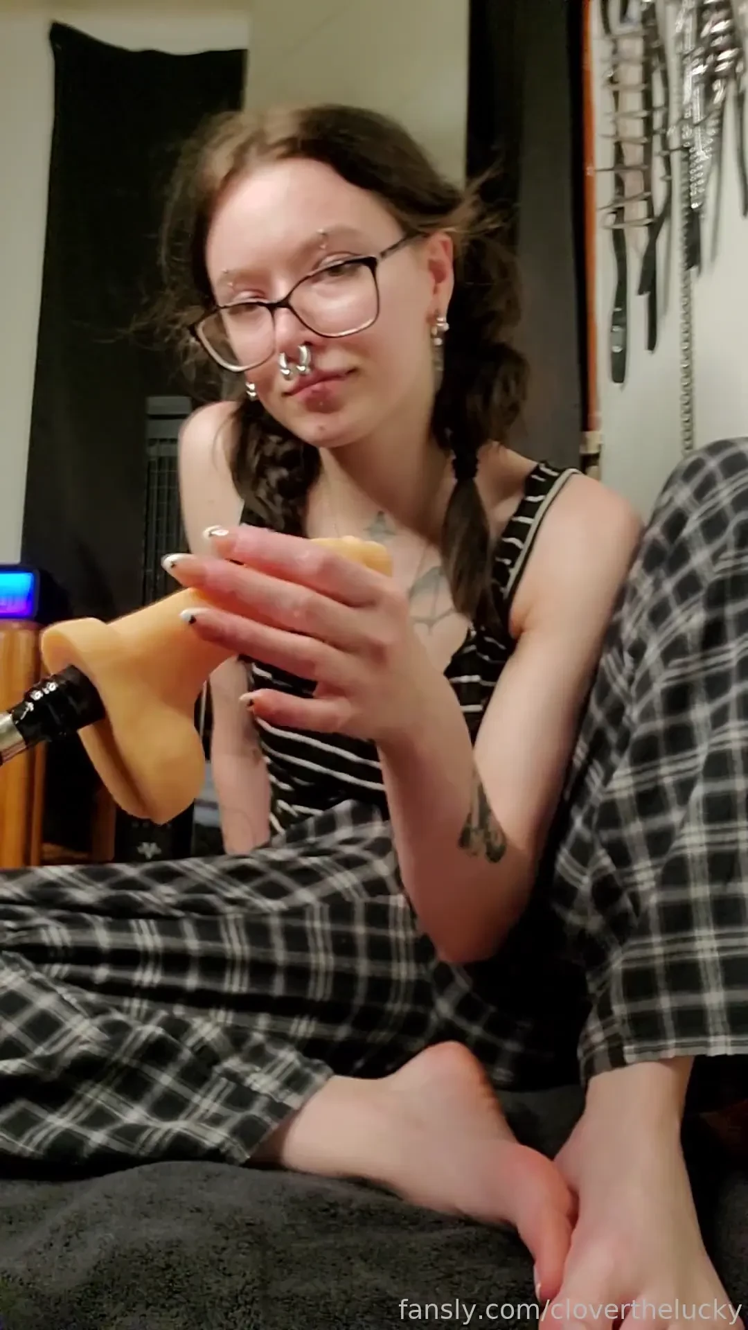 Nudes tiddies ass dildo hand job blow job part 4 