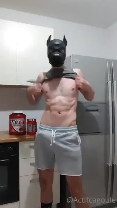 Nouvelle vid o avec mon aspirateur a jus dans la cuisine je lui fait 