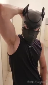 Ma bonne chienne jus de voisin kiff se faire remplir la gorge de mon