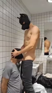 P tite vid o avec matt soumis dans des wc publics a paris j tais