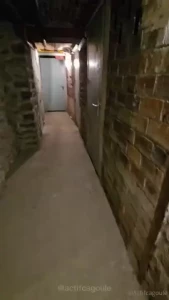 Je continue ma visite des caves de paris vidange en mode quickie sur